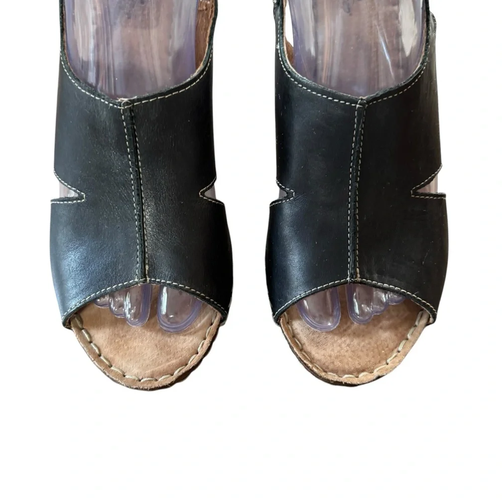 Women’s Spring Step Size 39 (US 8.5) Black Leather Wedges w Hook/Loop closure.